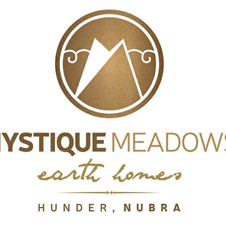 Mystique Meadows Earth Homes Hundar ภายนอก รูปภาพ